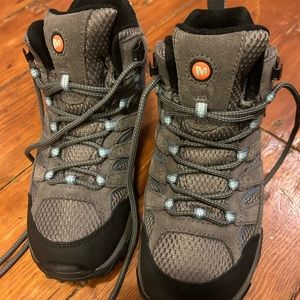 Merrell Women's Moab 3 Mid Waterproof Hiking Boot US W 6.5